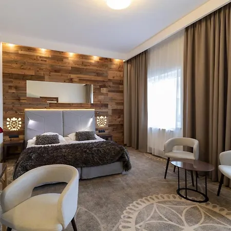 Sandra & Aquapark 3*