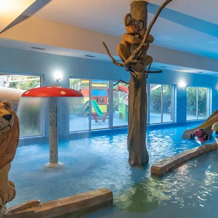 Sandra & Aquapark كارباش