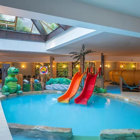 אתר נופש Sandra & Aquapark קרפאז'