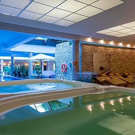 Sandra & Aquapark Resort